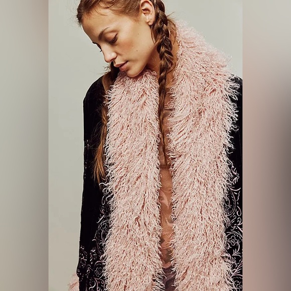 Moon Glow Coat - Picture 6 of 6